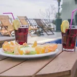 Hhk Hotel 3*